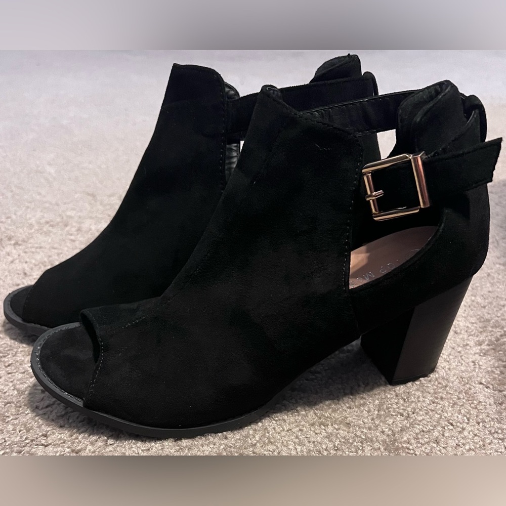 TOP Moda Black Peep Toe Chunky Ankle Heels with Gold Side Buckle